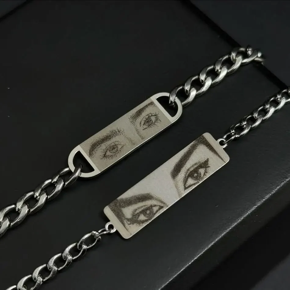 photo1742766373 (1) دست بند زنجیری حک چهره