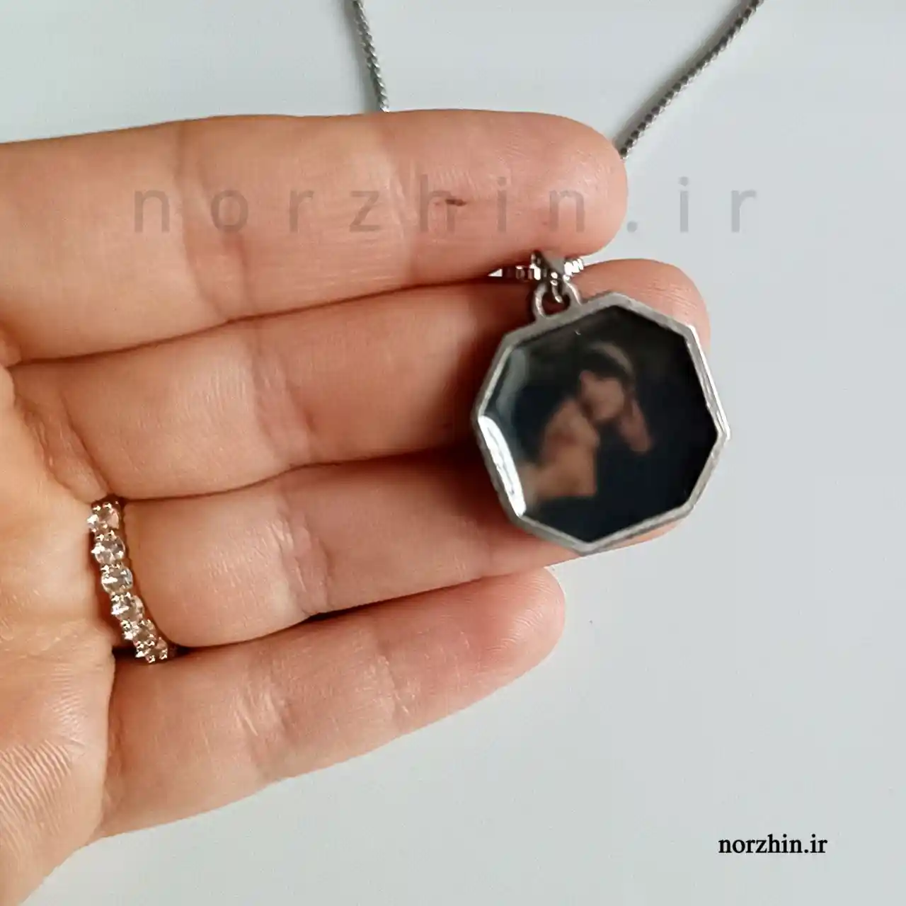 گردنبند رزینی حرارتی نورژین