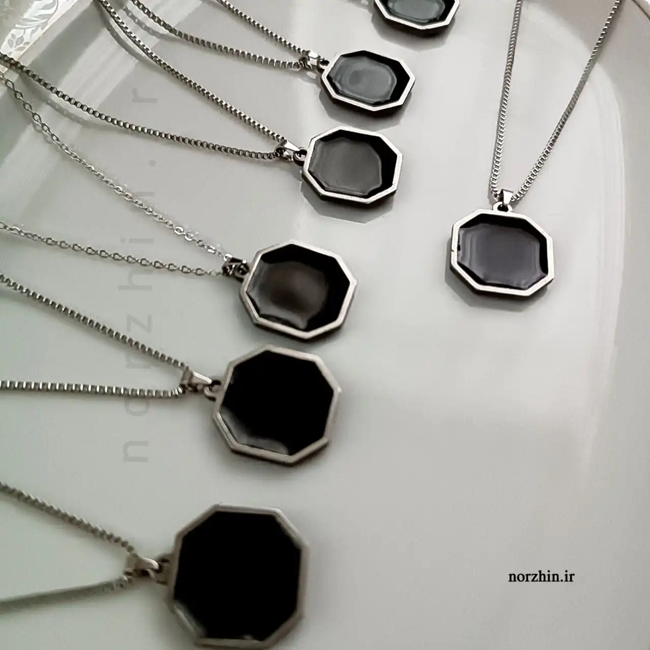 مجموعه گردنبندهای حرارتی هشت ضلعی نورژین با زنجیر ونزی و دیپلمات