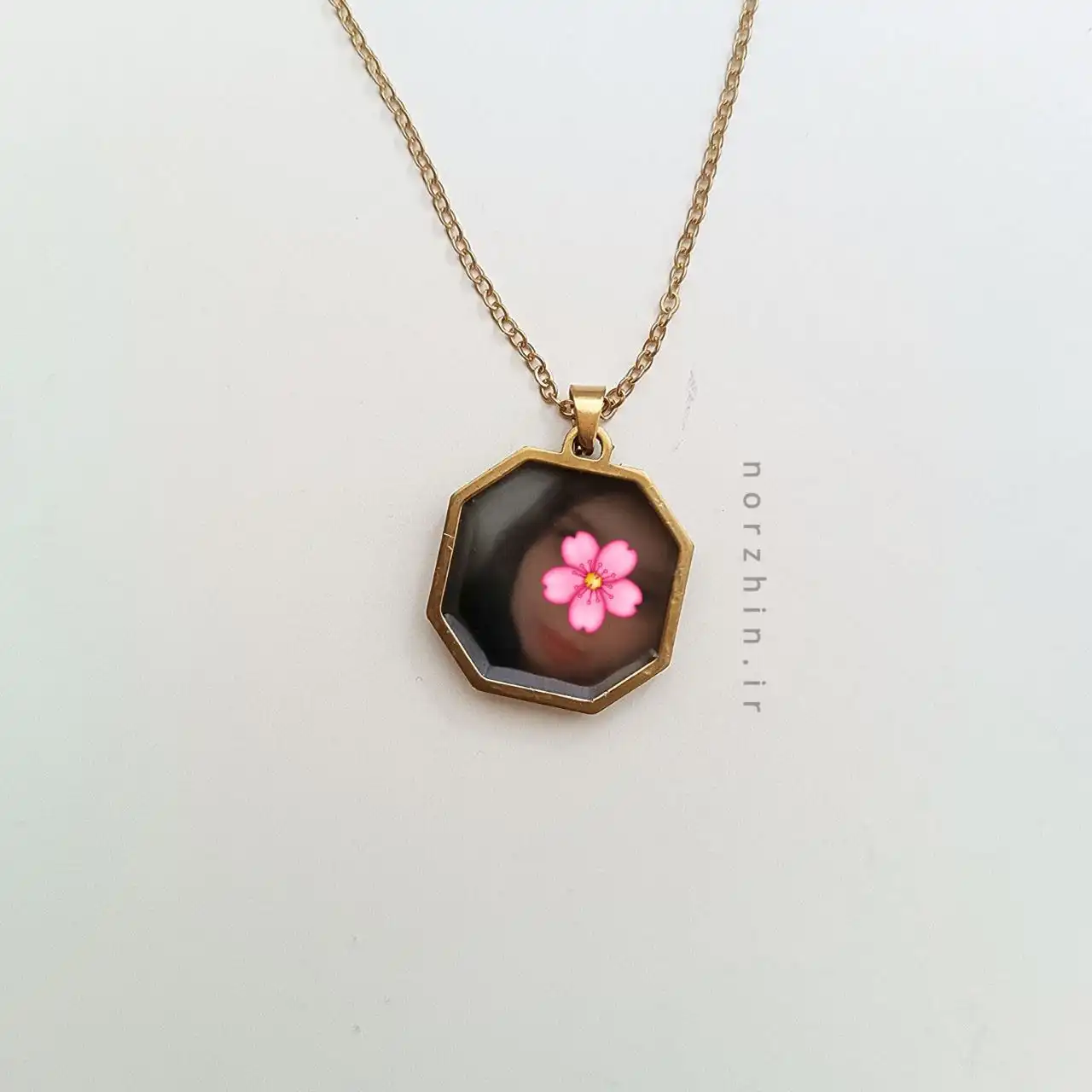 گردنبند هشت ضلعی طلایی نورژین