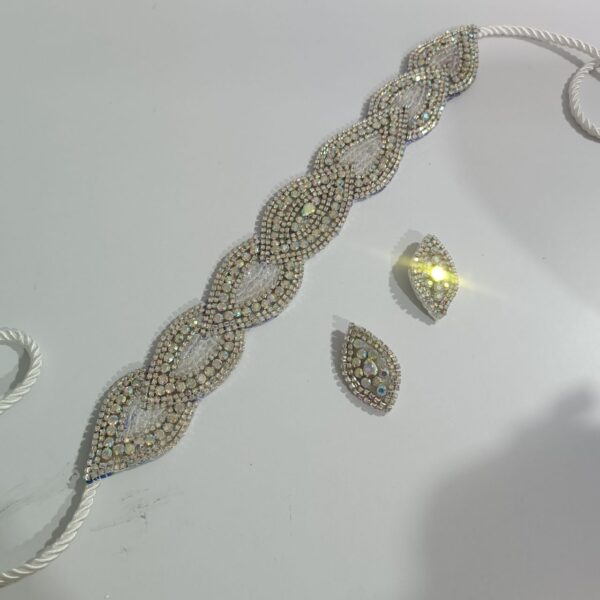 ست کمربند و سرآستین سفید (کمی باریک و دراز)