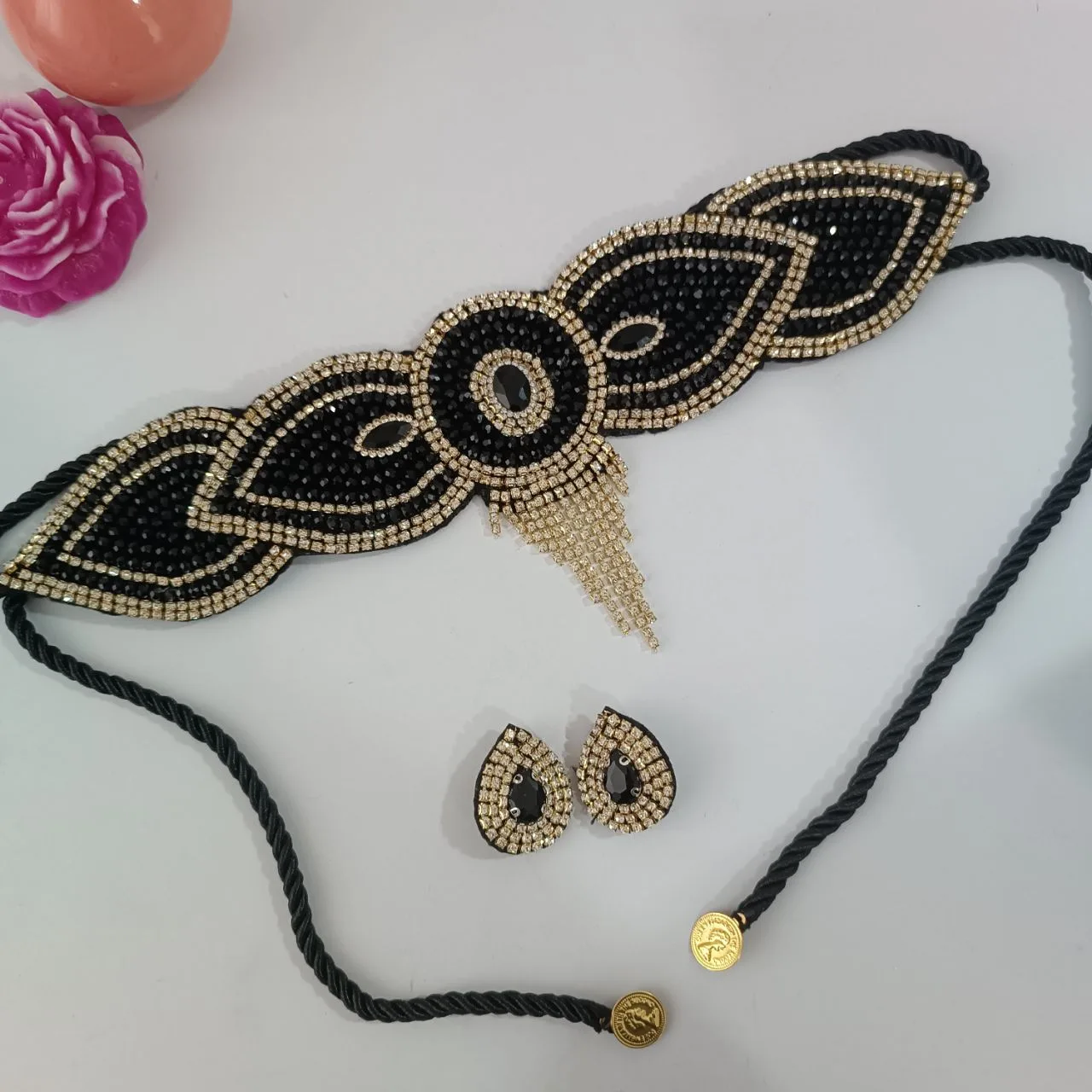 ست کمربند و سرآستین سیاه محصول ویژه نورژین