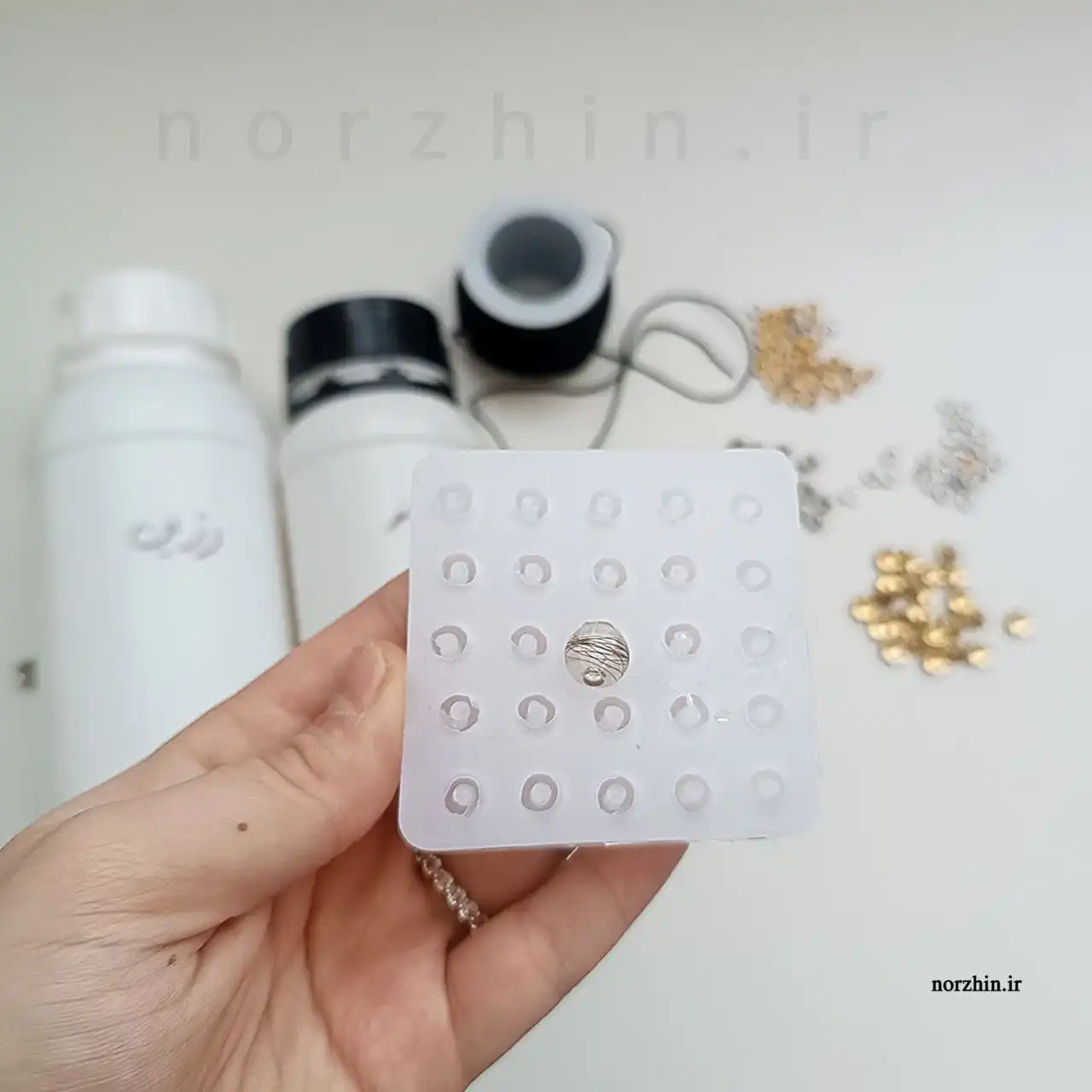 قالب سیلیکونی ساخت مهره تسبیح رزینی با مهره داخل قالب موی یار